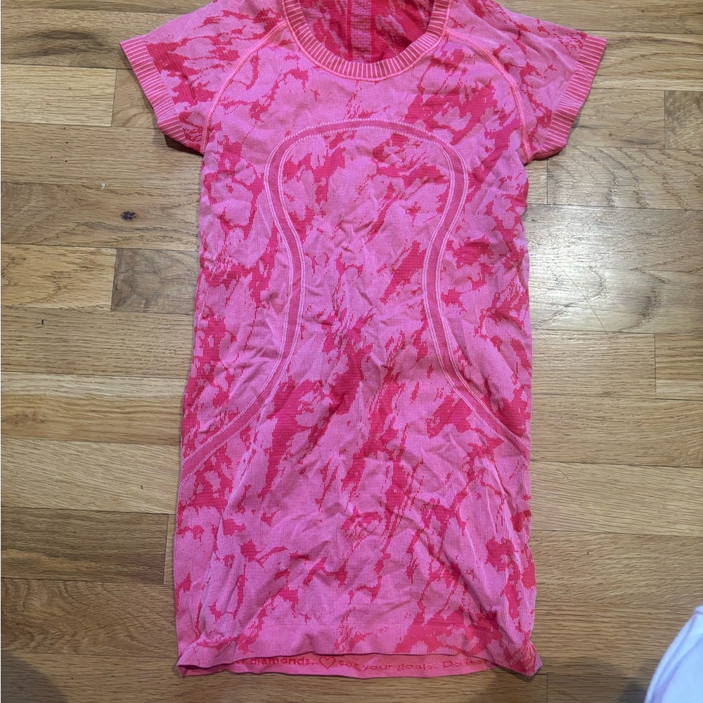 lululemon athletica Pink Marble Short Sleeve Tee